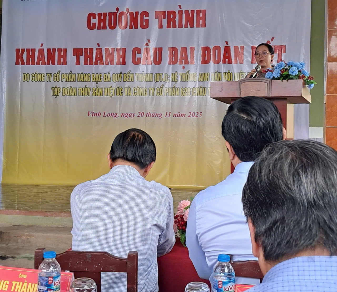 Description: C:\Users\Admin\Downloads\z7245251330510_4a1b2d05ba0bb18f87b86df902fb11cf.jpg nhung.jpg